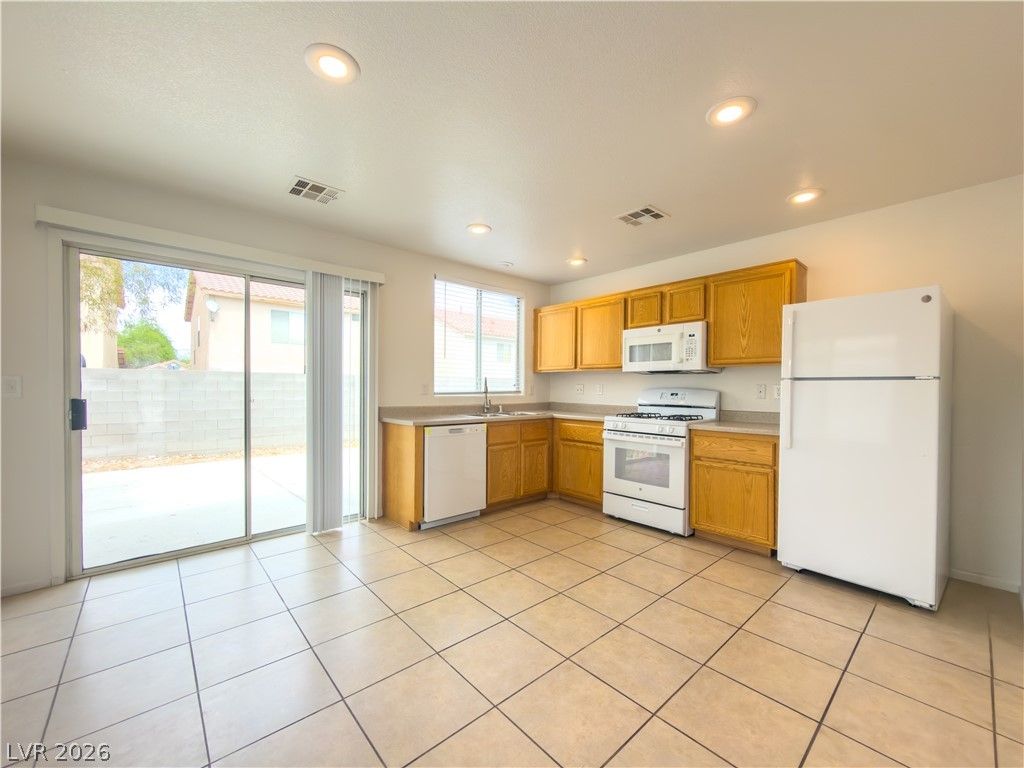 8616 Shady Pines Drive, Las Vegas, NV 89143 — photo 4