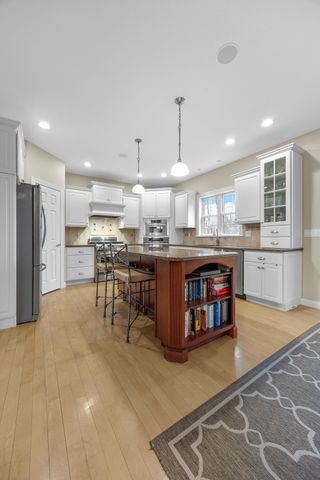 450 Hickory Court, Robins, IA 52328