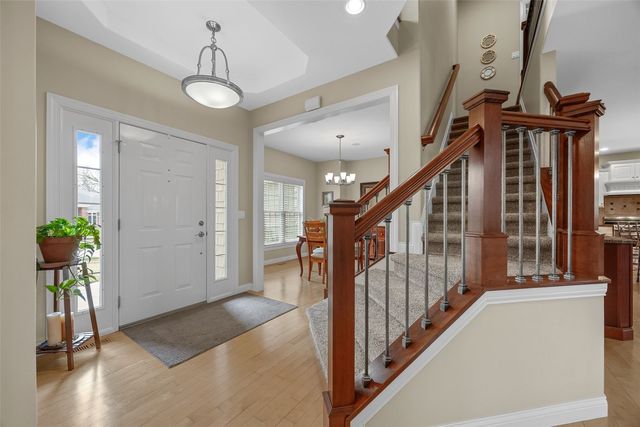 450 Hickory Court, Robins, IA 52328