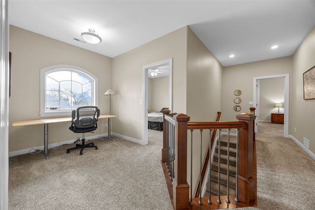 450 Hickory Court, Robins, IA 52328