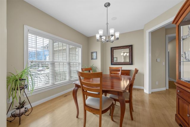 450 Hickory Court, Robins, IA 52328