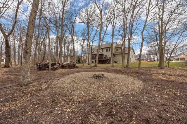 450 Hickory Court, Robins, IA 52328