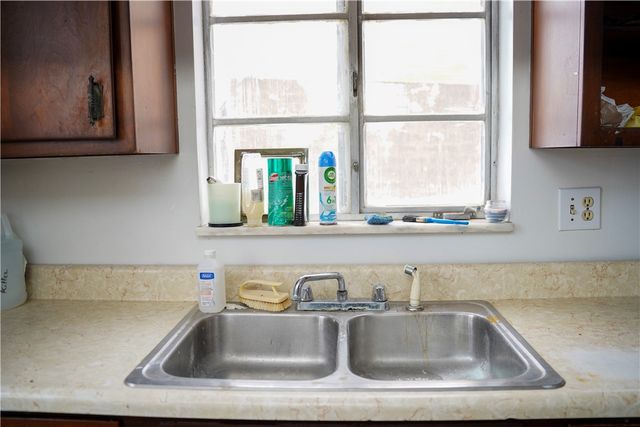 3209 Jeffrey Dr, Mckeesport, PA 15133