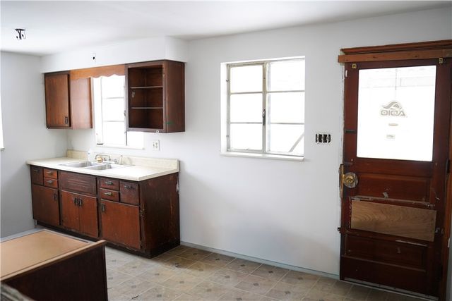 3209 Jeffrey Dr, Mckeesport, PA 15133