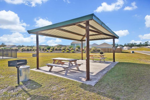 733 Avington Lane NE, Leland, NC 28451