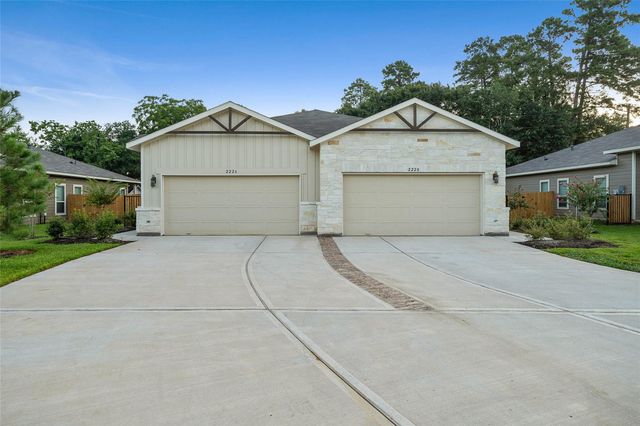 202 Oakcrest A, Conroe, TX 77304