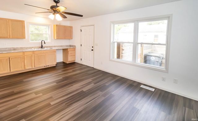 110 Jefferson Avenue, Evansville, IN 47713