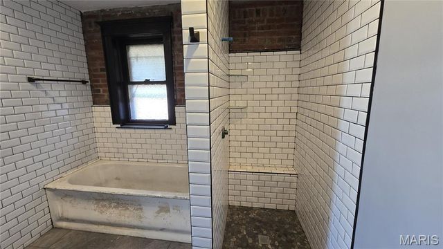 4535 Holly Avenue, St Louis, MO 63115