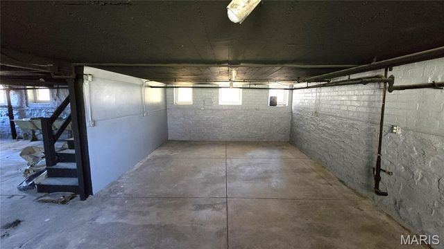 4535 Holly Avenue, St Louis, MO 63115