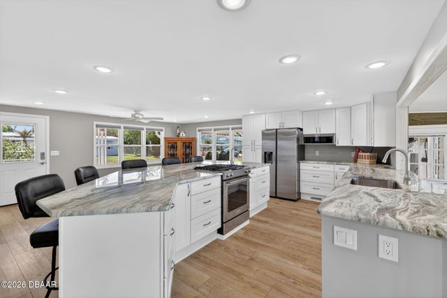 1015 Southland Drive, Tavares, FL 32778