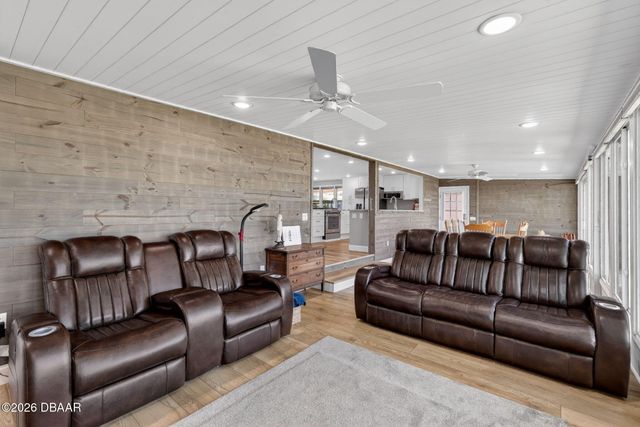 1015 Southland Drive, Tavares, FL 32778