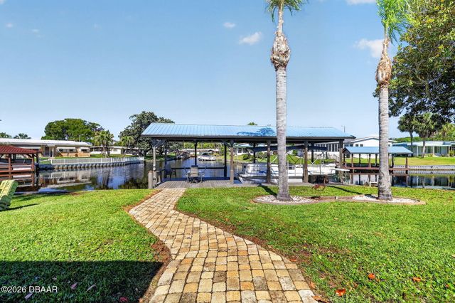 1015 Southland Drive, Tavares, FL 32778