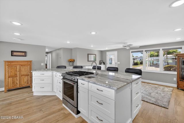 1015 Southland Drive, Tavares, FL 32778