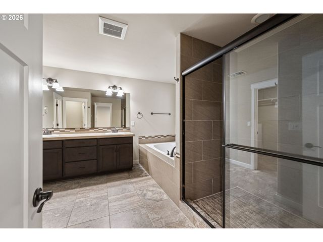3237 TIMBERLINE Dr, Eugene, OR 97405