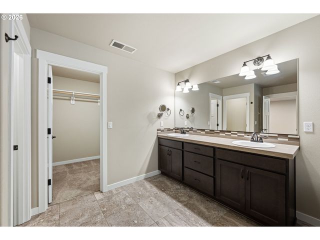 3237 TIMBERLINE Dr, Eugene, OR 97405