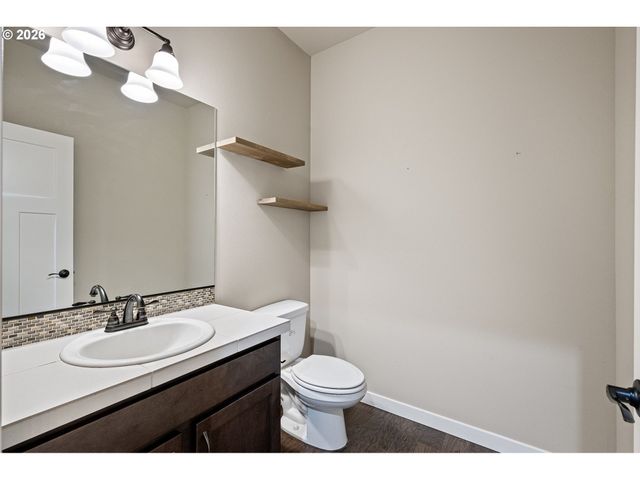 3237 TIMBERLINE Dr, Eugene, OR 97405