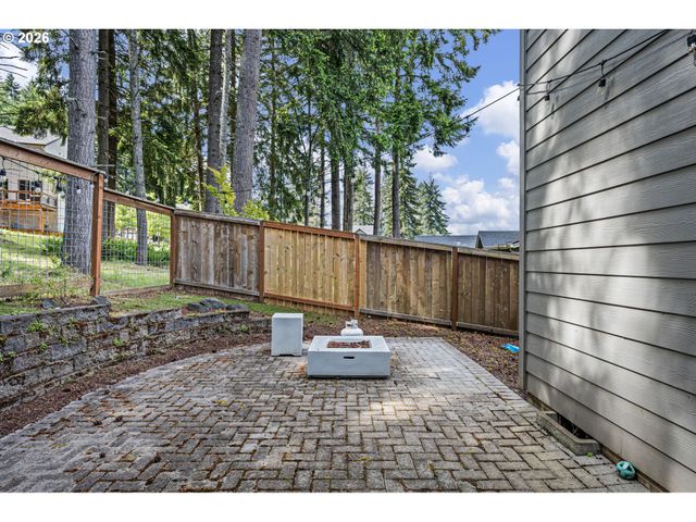 3237 TIMBERLINE Dr, Eugene, OR 97405