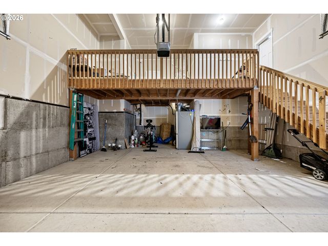 3237 TIMBERLINE Dr, Eugene, OR 97405