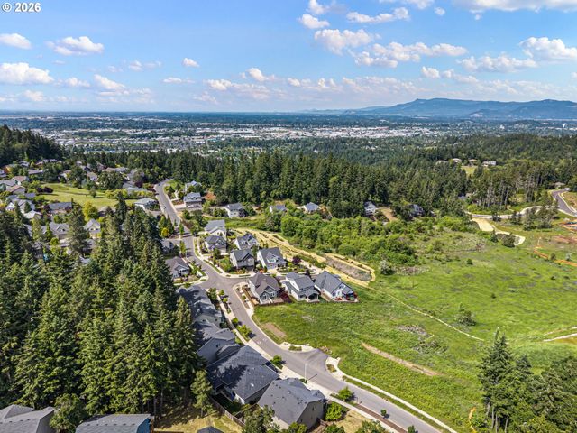 3237 TIMBERLINE Dr, Eugene, OR 97405