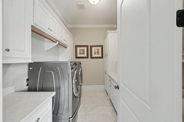 19 Cape Harbour Place, The Woodlands, TX 77380