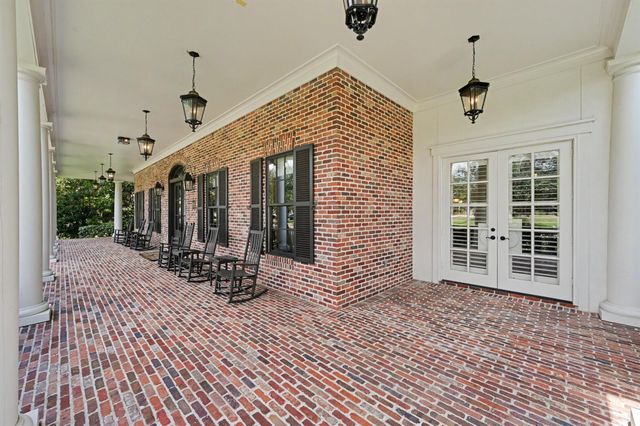 19 Cape Harbour Place, The Woodlands, TX 77380