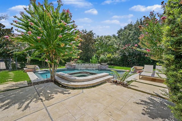 19 Cape Harbour Place, The Woodlands, TX 77380