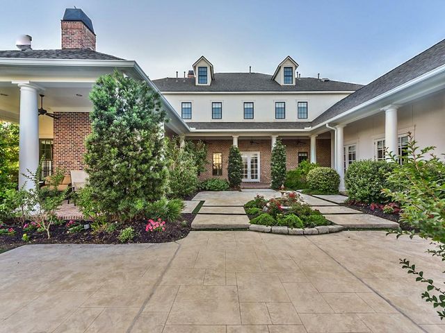 19 Cape Harbour Place, The Woodlands, TX 77380