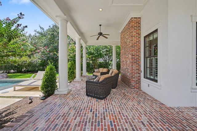 19 Cape Harbour Place, The Woodlands, TX 77380