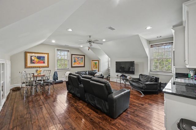19 Cape Harbour Place, The Woodlands, TX 77380