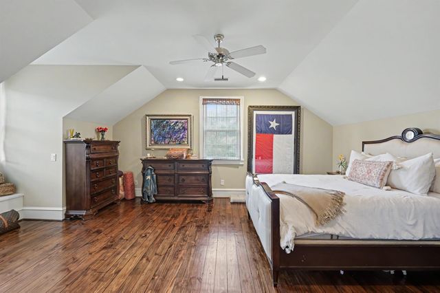 19 Cape Harbour Place, The Woodlands, TX 77380