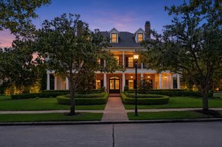 19 Cape Harbour Place, The Woodlands, TX 77380