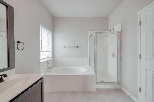 211 Hanstrom DR, Hutto, TX 78634