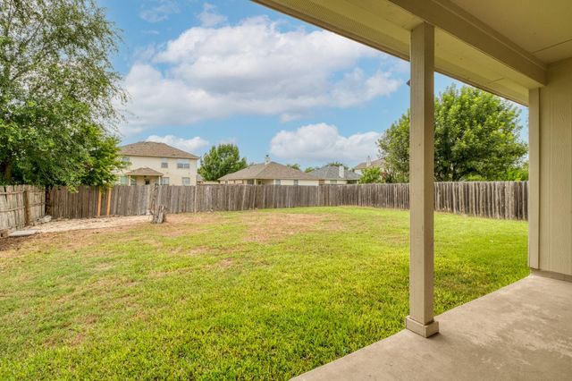 211 Hanstrom DR, Hutto, TX 78634