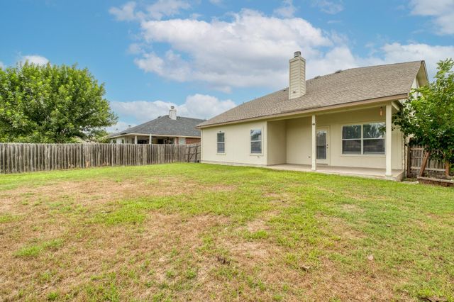 211 Hanstrom DR, Hutto, TX 78634