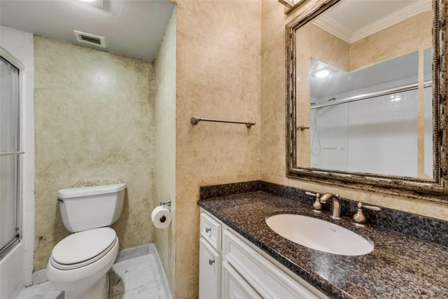 1300 Augusta Drive 28, Houston, TX 77057