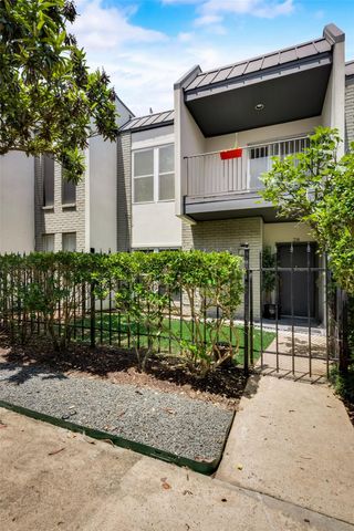 1300 Augusta Drive 28, Houston, TX 77057