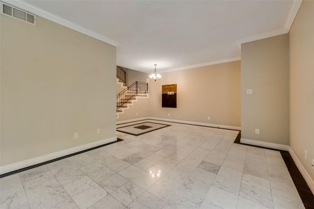1300 Augusta Drive 28, Houston, TX 77057