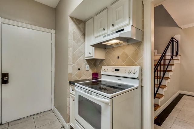 1300 Augusta Drive 28, Houston, TX 77057