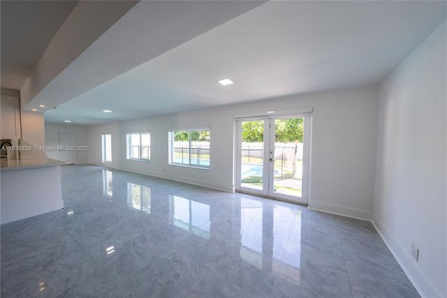 10860 SW 116th St, Miami, FL 33176