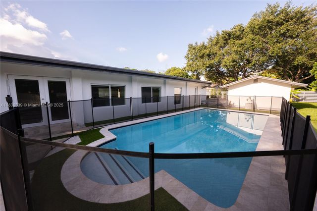 10860 SW 116th St, Miami, FL 33176