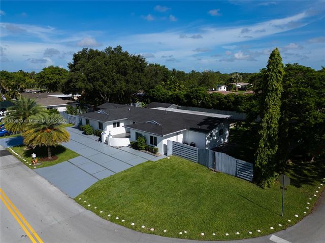 10860 SW 116th St, Miami, FL 33176