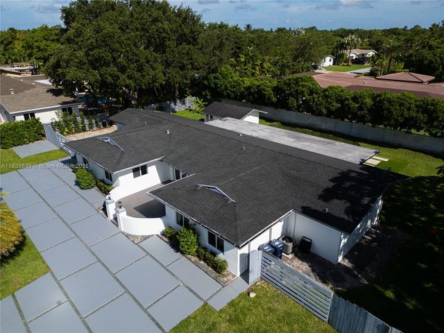 10860 SW 116th St, Miami, FL 33176