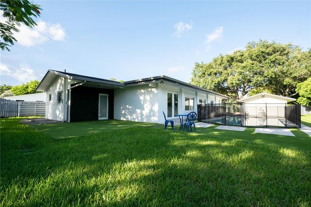 10860 SW 116th St, Miami, FL 33176