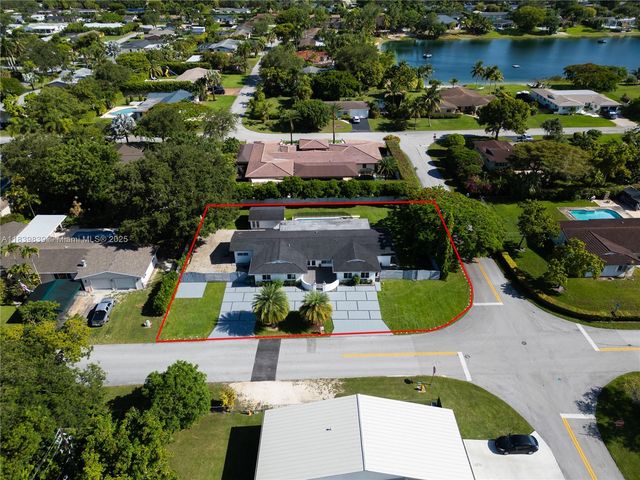 10860 SW 116th St, Miami, FL 33176