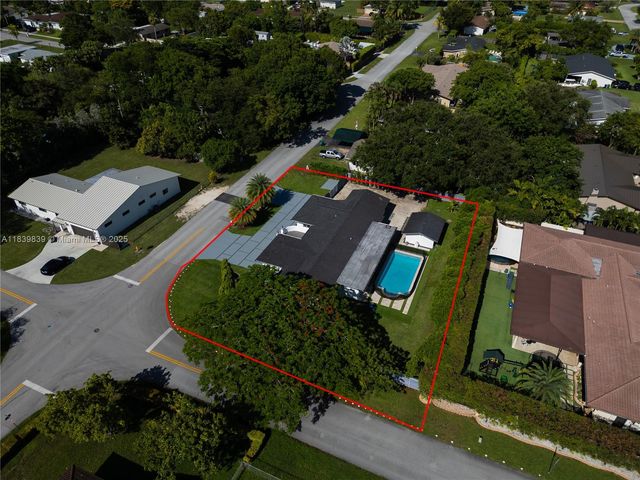 10860 SW 116th St, Miami, FL 33176