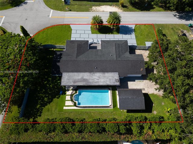 10860 SW 116th St, Miami, FL 33176