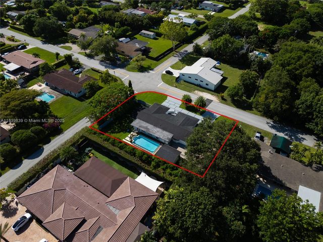 10860 SW 116th St, Miami, FL 33176