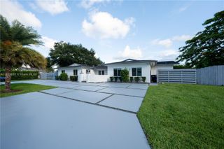 10860 SW 116th St, Miami, FL 33176