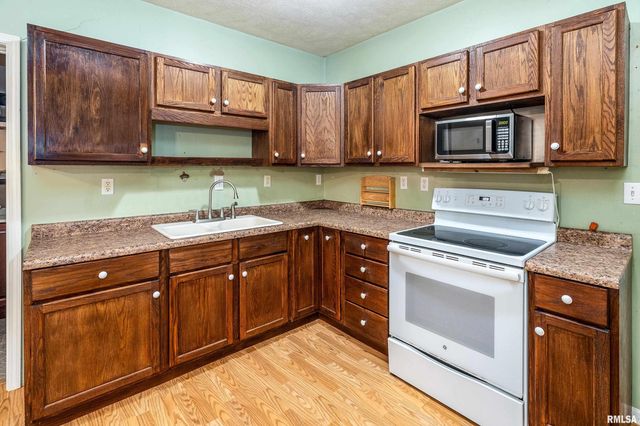 308 S Spillertown Road, Marion, IL 62959