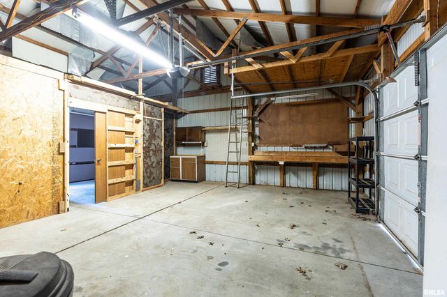 308 S Spillertown Road, Marion, IL 62959